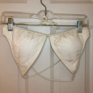 NWOT Delia*s Cutout Cross-back Bikini Top